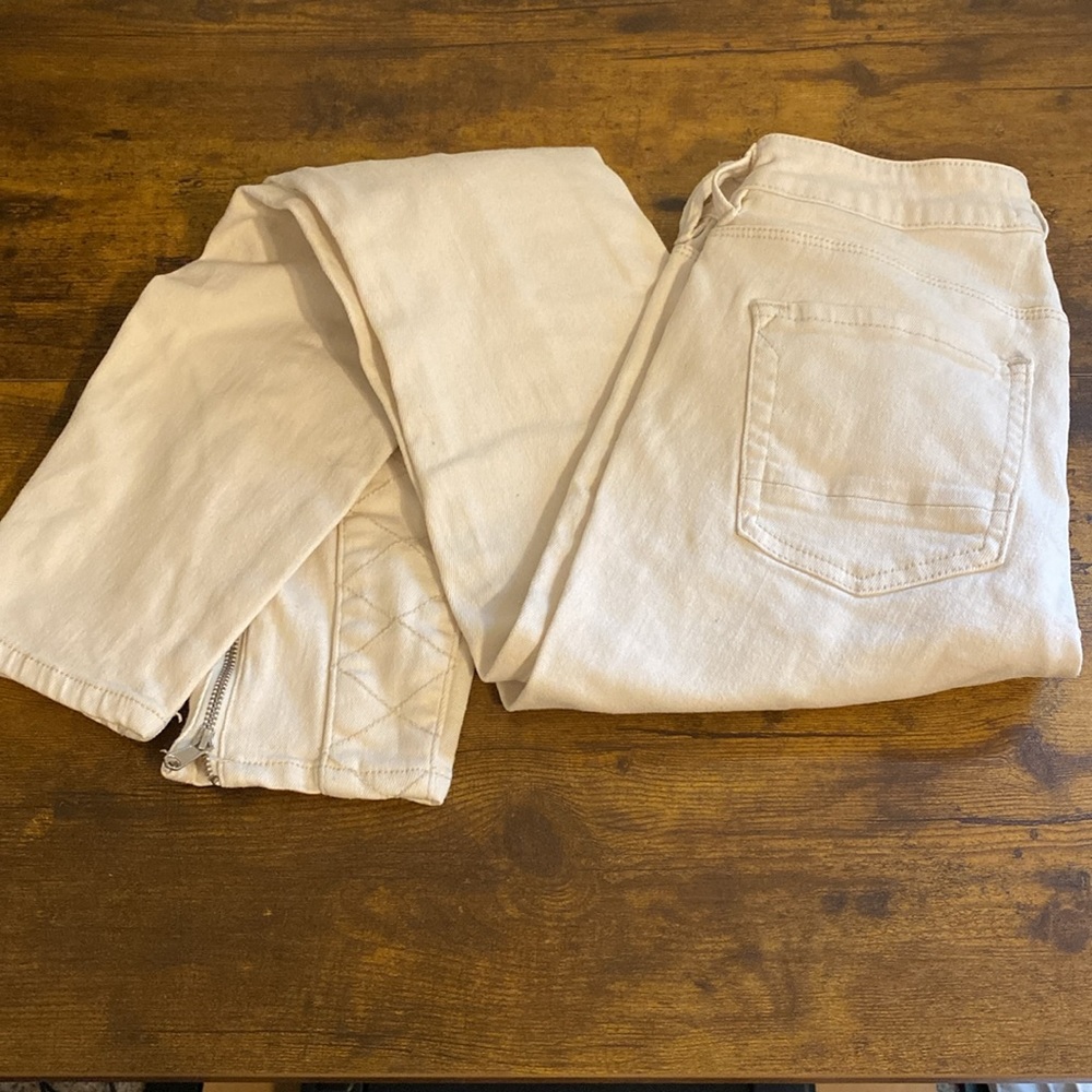 KENDALL + KYLIE 💚 Jeans